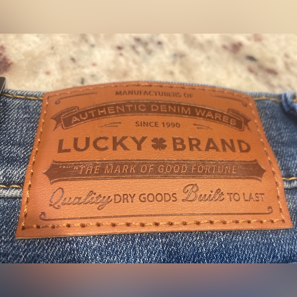 Lucky Brand 410 Men’s Athletic Straight Stretch 32x30 Blue Jeans NWT, $99 MSRP - Picture 9 of 10